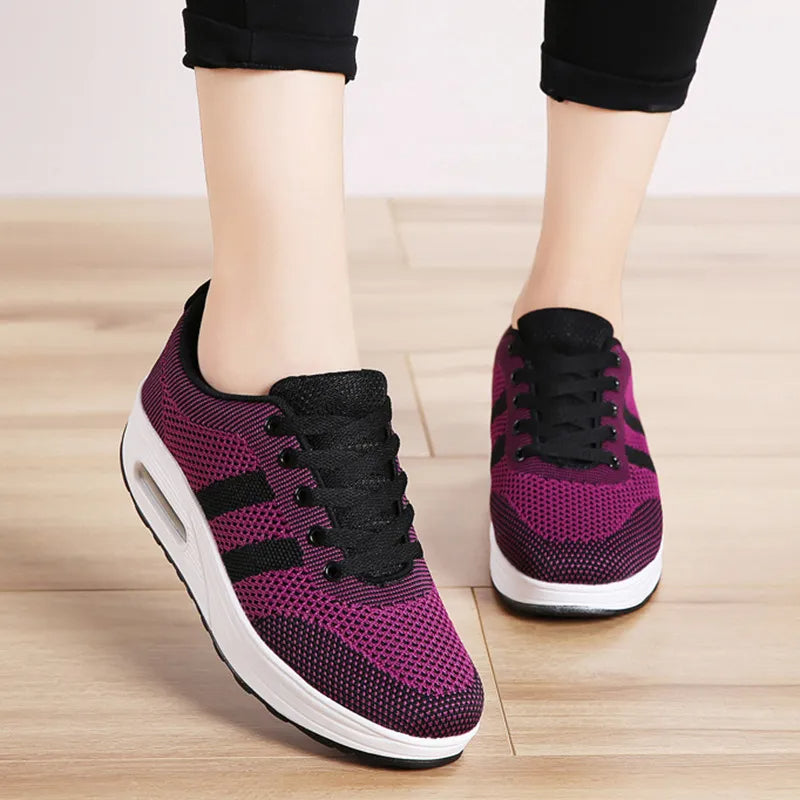 Orthopedic sneakers with air bubbles