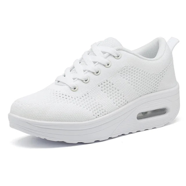 Orthopedic sneakers with air bubbles