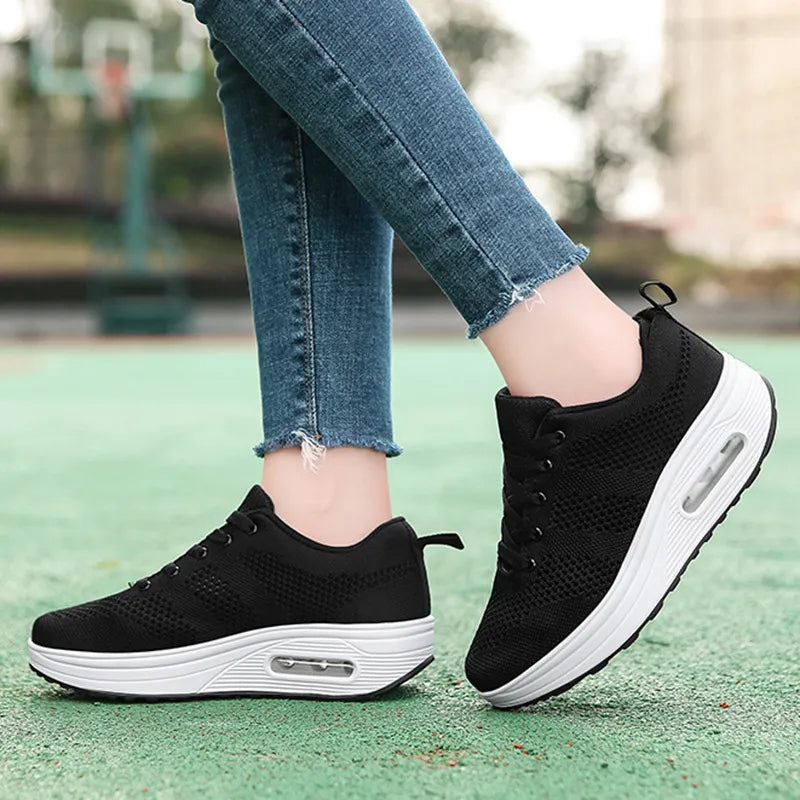 Orthopedic sneakers with air bubbles